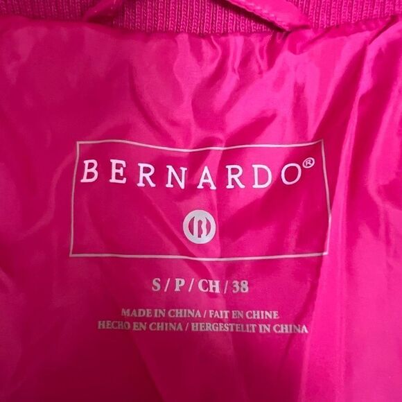 Bernardo Wave Quilted Jacket with Knit Combo on fuchsia orchid flower size S - Picture 7 of 11